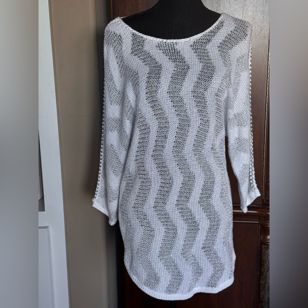 Chico’s White Sweater Metal Chain Sleeves‎